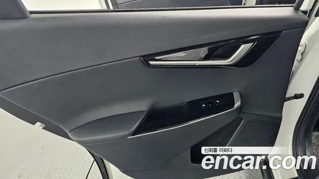 2022 Kia EV6 Long Range Sold VIN KNAC381AFNA053862 – interior seats 2022 Kia EV6 Long Range Sold VIN KNAC381AFNA053862 – interior seats