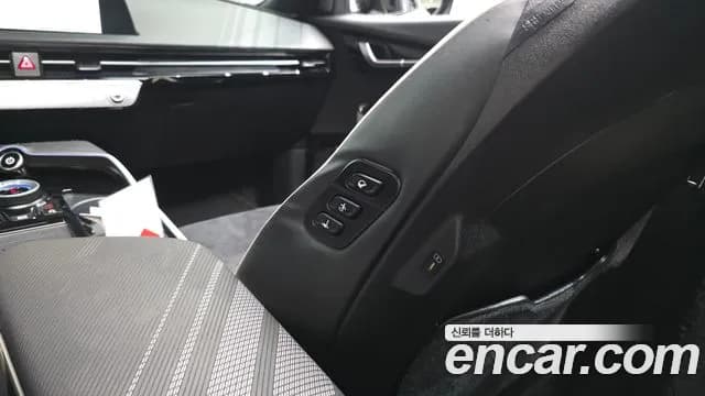 2022 Kia EV6 Long Range 4WD Sold VIN KNAC581CPNA076039 – interior seats 2022 Kia EV6 Long Range 4WD Sold VIN KNAC581CPNA076039 – interior seats