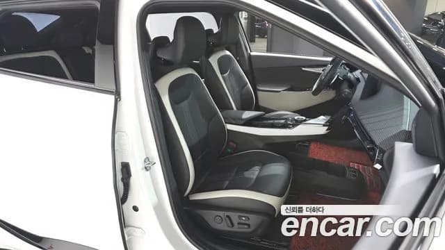 2023 Kia EV6 Long Range 4WD Sold VIN KNAC581CPPA120373 – interior seats 2023 Kia EV6 Long Range 4WD Sold VIN KNAC581CPPA120373 – interior seats
