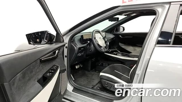 2025 Kia The New EV6 Long Range 4WD Sold VIN KNAC581CPSA225924 – interior seats 2025 Kia The New EV6 Long Range 4WD Sold VIN KNAC581CPSA225924 – interior seats