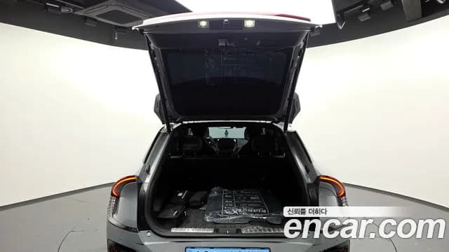 2025 Kia The New EV6 Long Range 4WD Sold VIN KNAC581CPSA625421 – trunk area 2025 Kia The New EV6 Long Range 4WD Sold VIN KNAC581CPSA625421 – trunk area