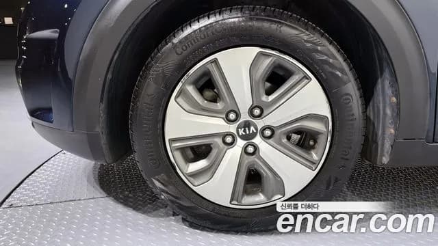 2017 Kia Niro Luxury Sold VIN KNACA81CGHA079158 – photo 28 2017 Kia Niro Luxury Sold VIN KNACA81CGHA079158 – photo 28