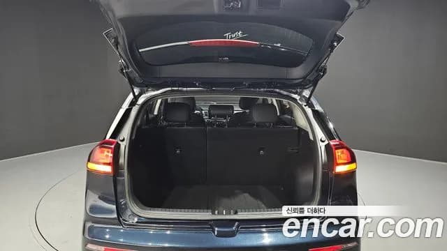 2018 Kia Niro Luxury Sold VIN KNACA81CGJA260953 – engine bay 2018 Kia Niro Luxury Sold VIN KNACA81CGJA260953 – engine bay