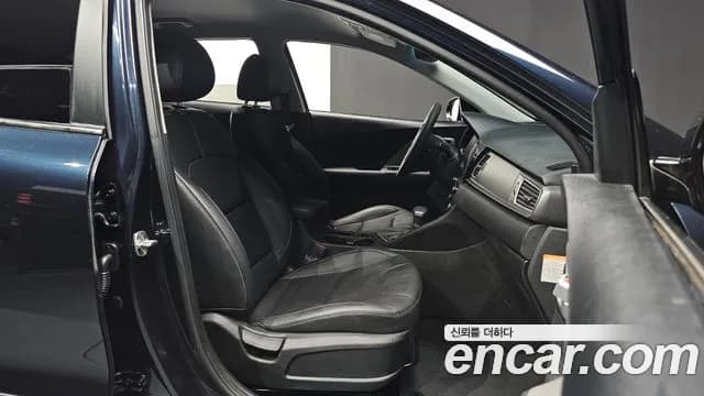 2018 Kia Niro Luxury Sold VIN KNACA81CGJA260953 – photo 16 2018 Kia Niro Luxury Sold VIN KNACA81CGJA260953 – photo 16