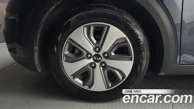2018 Kia Niro Luxury Sold VIN KNACA81CGJA260953 – photo 27 2018 Kia Niro Luxury Sold VIN KNACA81CGJA260953 – photo 27