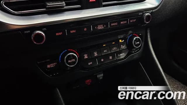 2020 Kia The New Niro 1.6 HEV Sold VIN KNACA81CGLA408211 – front exterior 2020 Kia The New Niro 1.6 HEV Sold VIN KNACA81CGLA408211 – front exterior