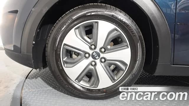 2017 Kia Niro Prestige Sold VIN KNACB81CGHA072190 – engine bay 2017 Kia Niro Prestige Sold VIN KNACB81CGHA072190 – engine bay