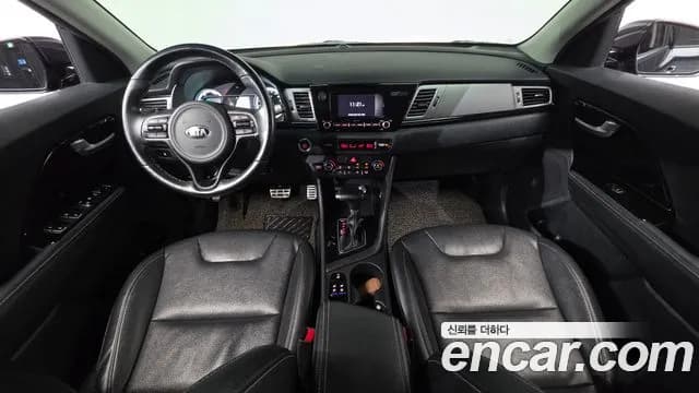 2017 Kia Niro Prestige Sold VIN KNACB81CGHA072190 – exterior detail 2017 Kia Niro Prestige Sold VIN KNACB81CGHA072190 – exterior detail