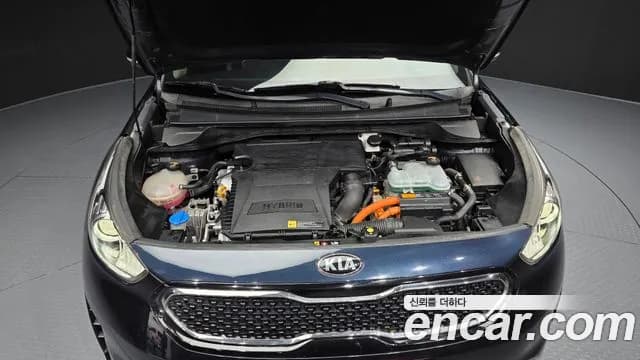 2017 Kia Niro Prestige Sold VIN KNACB81CGHA074560 – exterior detail 2017 Kia Niro Prestige Sold VIN KNACB81CGHA074560 – exterior detail