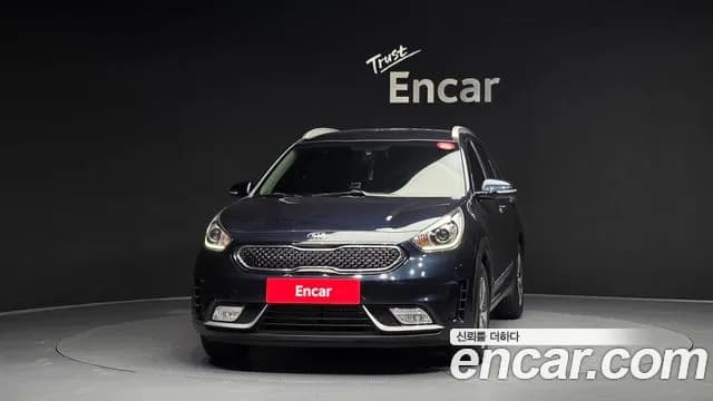 2017 Kia Niro Prestige Sold VIN KNACB81CGHA074560 – trunk area 2017 Kia Niro Prestige Sold VIN KNACB81CGHA074560 – trunk area