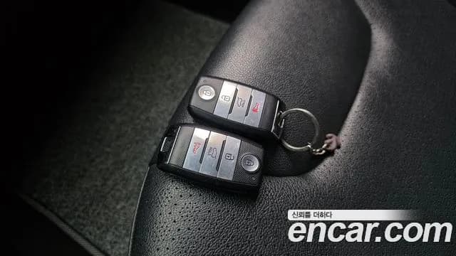 2017 Kia Niro Prestige Sold VIN KNACB81CGHA079775 – interior seats 2017 Kia Niro Prestige Sold VIN KNACB81CGHA079775 – interior seats