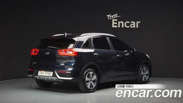 2017 Kia Niro Prestige Sold VIN KNACB81CGHA079775 – exterior detail 2017 Kia Niro Prestige Sold VIN KNACB81CGHA079775 – exterior detail