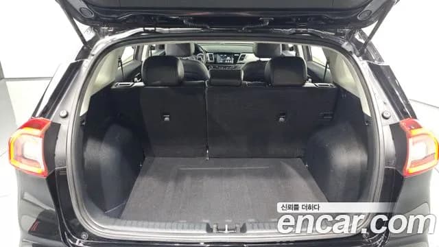 2018 Kia Niro Prestige Sold VIN KNACB81CGJA084311 – interior seats 2018 Kia Niro Prestige Sold VIN KNACB81CGJA084311 – interior seats