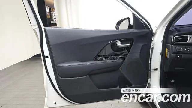2018 Kia Niro Prestige Sold VIN KNACB81CGJA140492 – photo 30 2018 Kia Niro Prestige Sold VIN KNACB81CGJA140492 – photo 30