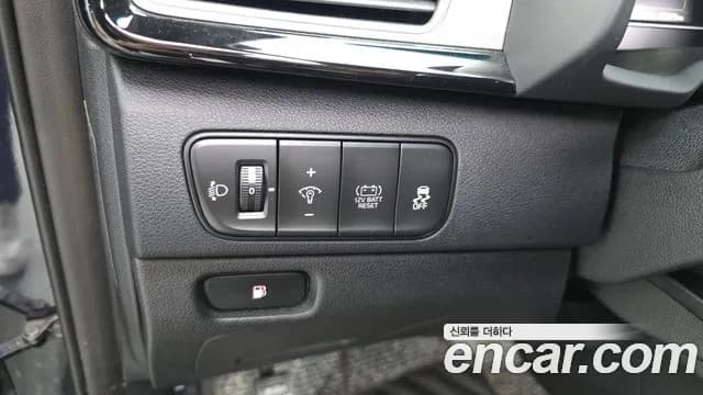 2018 Kia Niro Prestige Sold VIN KNACB81CGJA146566 – trunk area 2018 Kia Niro Prestige Sold VIN KNACB81CGJA146566 – trunk area