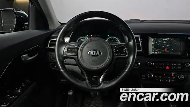 2018 Kia Niro Prestige Sold VIN KNACB81CGJA154396 – interior seats 2018 Kia Niro Prestige Sold VIN KNACB81CGJA154396 – interior seats