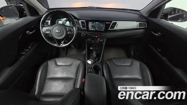 2018 Kia Niro Prestige Sold VIN KNACB81CGJA154396 – trunk area 2018 Kia Niro Prestige Sold VIN KNACB81CGJA154396 – trunk area