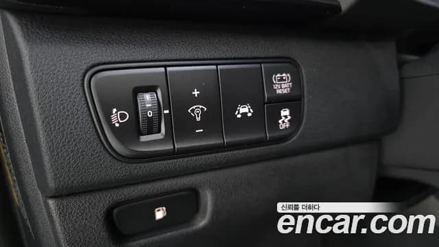 2018 Kia Niro Prestige Sold VIN KNACB81CGJA166608 – front exterior 2018 Kia Niro Prestige Sold VIN KNACB81CGJA166608 – front exterior
