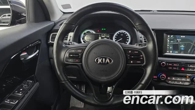 2018 Kia Niro Prestige Sold VIN KNACB81CGJA166608 – exterior detail 2018 Kia Niro Prestige Sold VIN KNACB81CGJA166608 – exterior detail