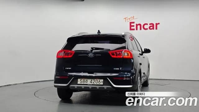 2018 Kia Niro Prestige - VIN KNACB81CGJA166608 2018 Kia Niro Prestige VIN KNACB81CGJA166608