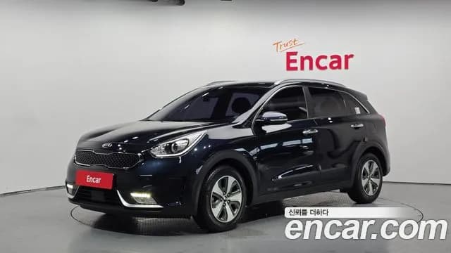 2018 Kia Niro Prestige Sold VIN KNACB81CGJA166608 – trunk area 2018 Kia Niro Prestige Sold VIN KNACB81CGJA166608 – trunk area
