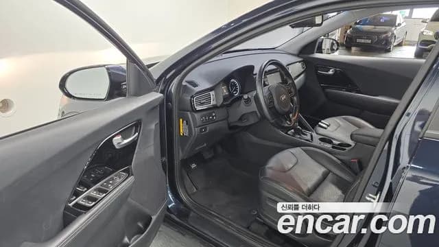 2018 Kia Niro Prestige Sold VIN KNACB81CGJA166608 – photo 13 2018 Kia Niro Prestige Sold VIN KNACB81CGJA166608 – photo 13