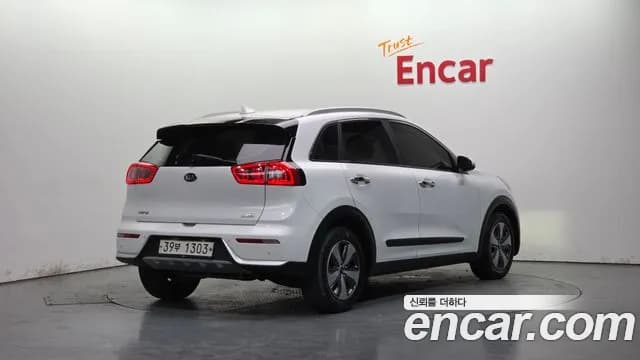 2018 Kia Niro Prestige Sold VIN KNACB81CGJA174578 – front exterior 2018 Kia Niro Prestige Sold VIN KNACB81CGJA174578 – front exterior