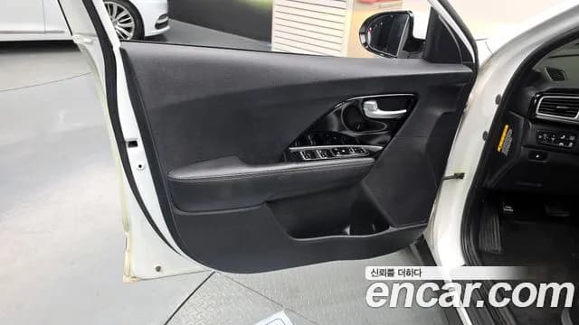 2018 Kia Niro Prestige Sold VIN KNACB81CGJA174578 – engine bay 2018 Kia Niro Prestige Sold VIN KNACB81CGJA174578 – engine bay