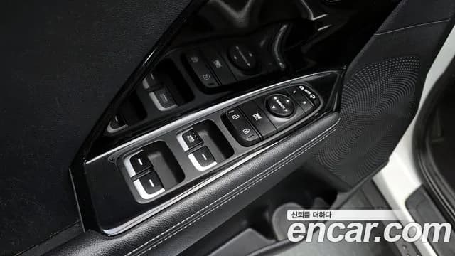 2018 Kia Niro Prestige Sold VIN KNACB81CGJA174578 – trunk area 2018 Kia Niro Prestige Sold VIN KNACB81CGJA174578 – trunk area