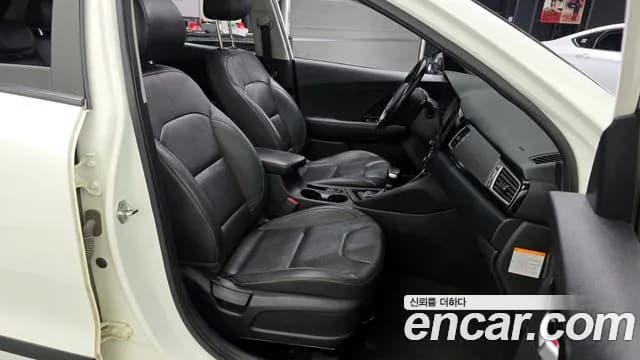 2018 Kia Niro Prestige Sold VIN KNACB81CGJA174578 – photo 17 2018 Kia Niro Prestige Sold VIN KNACB81CGJA174578 – photo 17