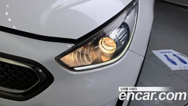 2018 Kia Niro Prestige Sold VIN KNACB81CGJA174578 – photo 18 2018 Kia Niro Prestige Sold VIN KNACB81CGJA174578 – photo 18