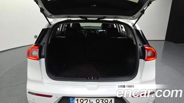 2018 Kia Niro Prestige Sold VIN KNACB81CGJA193182 – rear exterior 2018 Kia Niro Prestige Sold VIN KNACB81CGJA193182 – rear exterior
