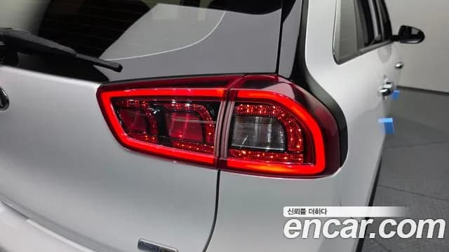 2018 Kia Niro Prestige Sold VIN KNACB81CGJA193182 – interior seats 2018 Kia Niro Prestige Sold VIN KNACB81CGJA193182 – interior seats