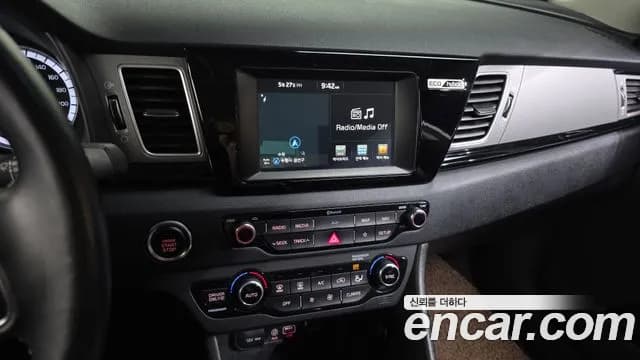 2018 Kia Niro Prestige Sold VIN KNACB81CGJA193182 – photo 12 2018 Kia Niro Prestige Sold VIN KNACB81CGJA193182 – photo 12