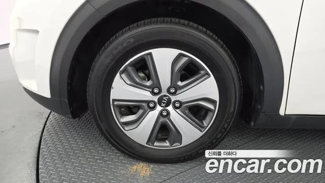 2018 Kia Niro Prestige Sold VIN KNACB81CGJA193182 – photo 14 2018 Kia Niro Prestige Sold VIN KNACB81CGJA193182 – photo 14