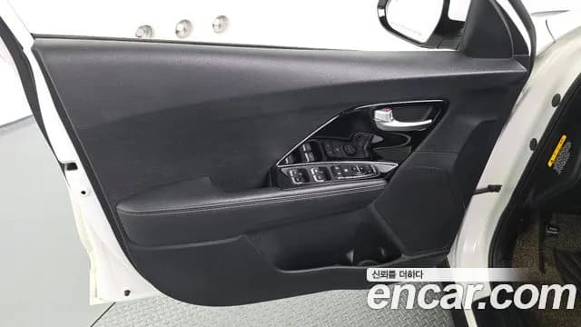 2018 Kia Niro Prestige Sold VIN KNACB81CGJA193182 – photo 18 2018 Kia Niro Prestige Sold VIN KNACB81CGJA193182 – photo 18