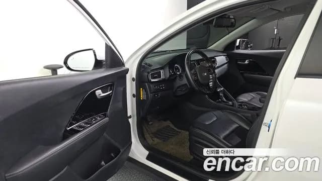 2018 Kia Niro Prestige Sold VIN KNACB81CGJA193182 – photo 24 2018 Kia Niro Prestige Sold VIN KNACB81CGJA193182 – photo 24