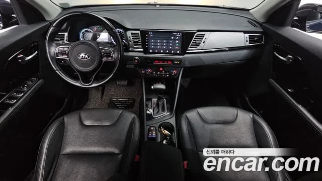 2018 Kia Niro Prestige Sold VIN KNACB81CGJA212880 – trunk area 2018 Kia Niro Prestige Sold VIN KNACB81CGJA212880 – trunk area