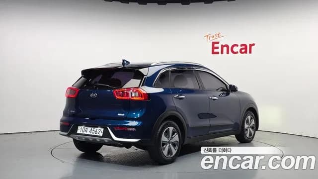 2018 Kia Niro Prestige Sold VIN KNACB81CGJA220219 – trunk area 2018 Kia Niro Prestige Sold VIN KNACB81CGJA220219 – trunk area