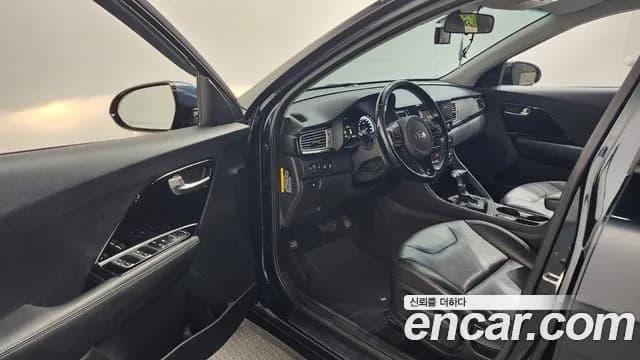 2018 Kia Niro Prestige Sold VIN KNACB81CGJA250837 – photo 13 2018 Kia Niro Prestige Sold VIN KNACB81CGJA250837 – photo 13