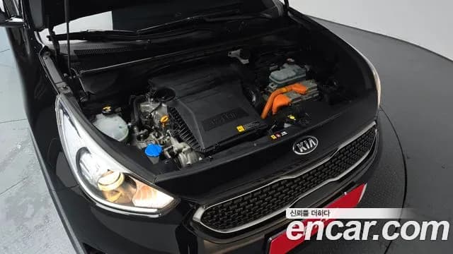 2018 Kia Niro Prestige Sold VIN KNACB81CGJA251810 – trunk area 2018 Kia Niro Prestige Sold VIN KNACB81CGJA251810 – trunk area