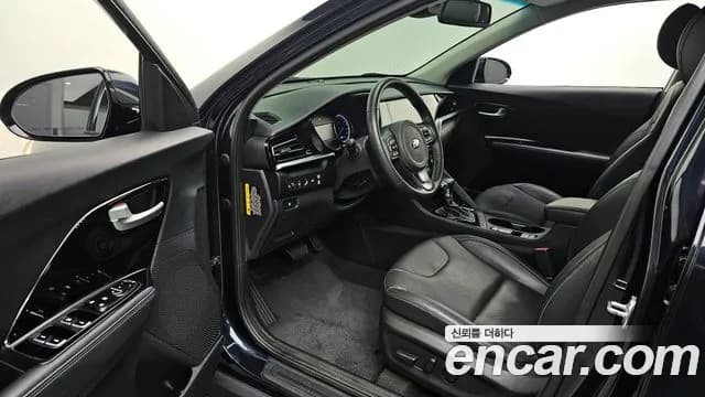 2020 Kia The New Niro 1.6 HEV Sold VIN KNACB81CGLA285402 – undercarriage 2020 Kia The New Niro 1.6 HEV Sold VIN KNACB81CGLA285402 – undercarriage