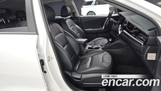 2020 Kia The New Niro 1.6 HEV Sold VIN KNACB81CGLA294065 – interior seats 2020 Kia The New Niro 1.6 HEV Sold VIN KNACB81CGLA294065 – interior seats
