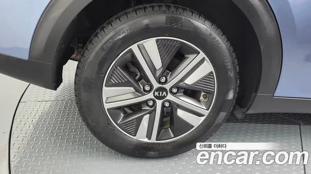 2020 Kia The New Niro 1.6 HEV Sold VIN KNACB81CGLA352374 – engine bay 2020 Kia The New Niro 1.6 HEV Sold VIN KNACB81CGLA352374 – engine bay