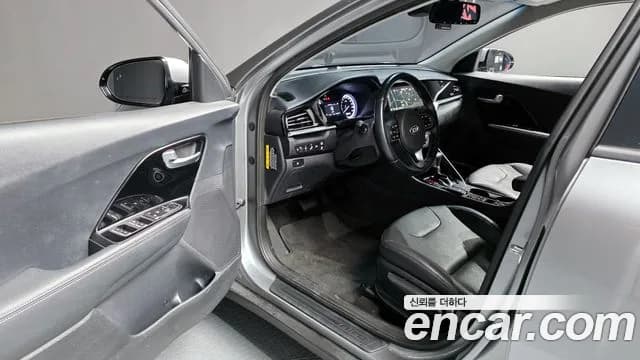 2020 Kia The New Niro 1.6 HEV Sold VIN KNACB81CGLA424104 – front exterior 2020 Kia The New Niro 1.6 HEV Sold VIN KNACB81CGLA424104 – front exterior