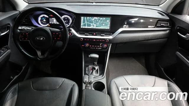 2020 Kia The New Niro 1.6 HEV Sold VIN KNACB81CGLA424104 – trunk area 2020 Kia The New Niro 1.6 HEV Sold VIN KNACB81CGLA424104 – trunk area