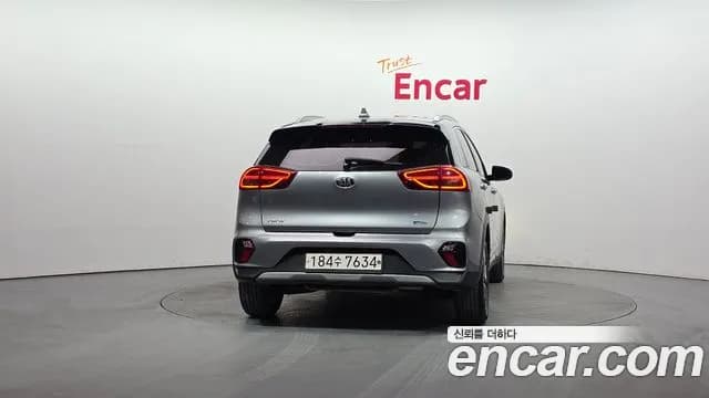 2020 Kia The New Niro 1.6 HEV Sold VIN KNACB81CGLA424216 – trunk area 2020 Kia The New Niro 1.6 HEV Sold VIN KNACB81CGLA424216 – trunk area