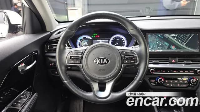 2021 Kia The New Niro 1.6 HEV Sold VIN KNACB81CGMA458371 – trunk area 2021 Kia The New Niro 1.6 HEV Sold VIN KNACB81CGMA458371 – trunk area