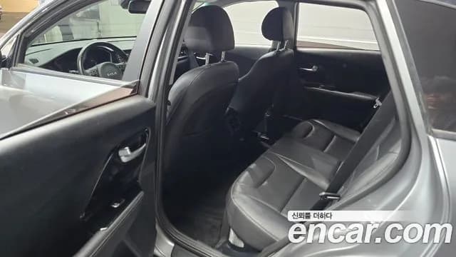 2022 Kia The New Niro 1.6 HEV Sold VIN KNACB81CGNA492938 – undercarriage 2022 Kia The New Niro 1.6 HEV Sold VIN KNACB81CGNA492938 – undercarriage