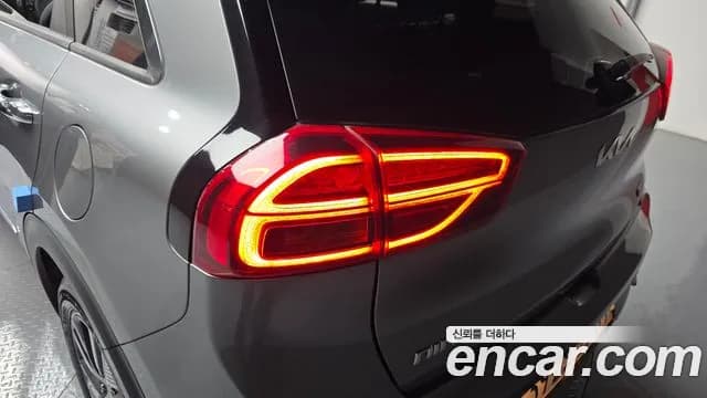 2022 Kia The New Niro 1.6 HEV Sold VIN KNACB81CGNA492938 – photo 17 2022 Kia The New Niro 1.6 HEV Sold VIN KNACB81CGNA492938 – photo 17